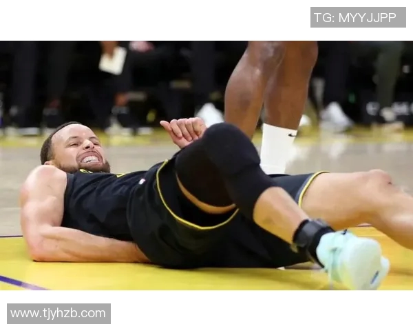 勇士对阵骑士比赛中库里意外受伤球队面临严峻考验